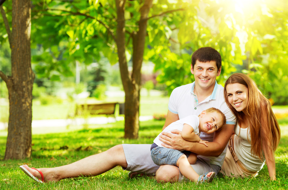 Family at the park who has a Health Care Spending Accounts with Darren Robinson in Barrie, ON