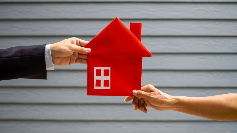 buyer and seller of a house