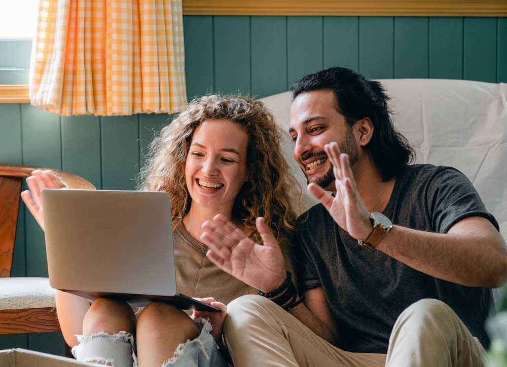 couple saving a mortgage down payment